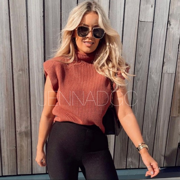 NWT Zara shoulder pad knit top - Picture 5 of 16